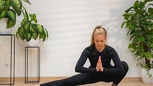 Anna Roppelt begrüßt Yoga-Videos auf Social Media. So können noch mehr Menschen erreicht werden. Der Yoga-Lehrerin ist dabei allerdings wichtig, dass die Werte der Lehre erhalten bleiben.