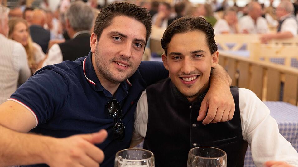Die Partybilder vom Freitag, 7. August, aus dem Festzelt Greindl. Die Partybilder vom Freitag, 7. August, aus dem Festzelt Greindl.