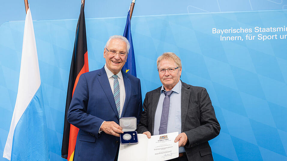 Innenminister Joachim Herrmann mit Heinz Uekermann Innenminister Joachim Herrmann mit Heinz Uekermann