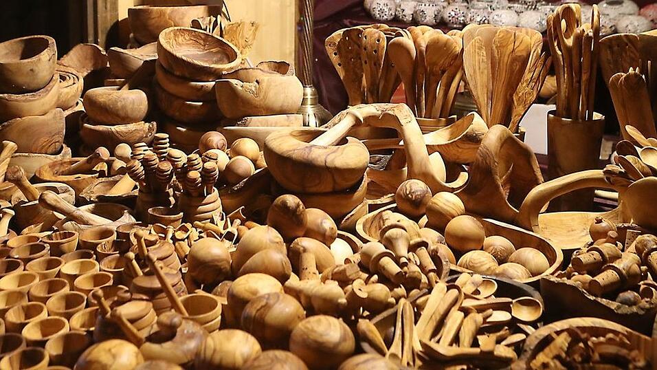 Am Donnerstagabend wurde der 40. Landshuter Christkindlmarkt er&ouml;ffnet.