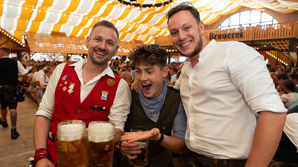 Die Partybilder vom Samstag, 19. August 2023, aus dem Festzelt Nothaft. Die Partybilder vom Samstag, 19. August 2023, aus dem Festzelt Nothaft.