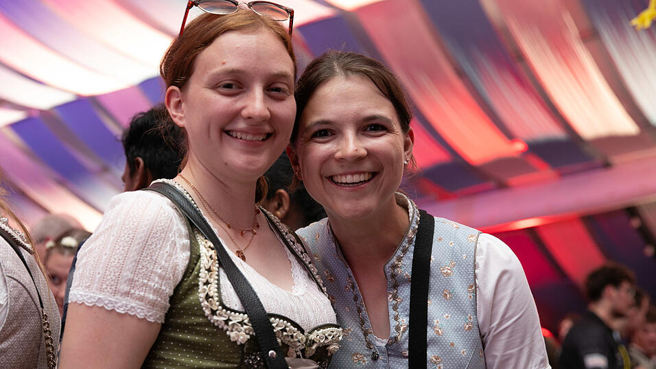 Die Partybilder vom Samstag, 9. August, aus dem Festzelt Wenisch. Die Partybilder vom Samstag, 9. August, aus dem Festzelt Wenisch.