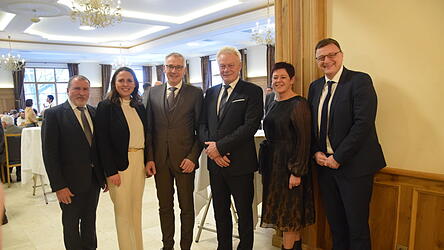 Gerne empfing Landrat Werner Bumeder seine G&auml;ste.