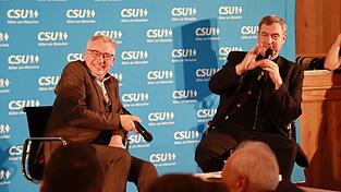 Beim Thema Fu&szlig;ball wurde gefrotzelt und gelacht.