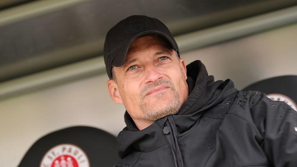 Seine Zukunft ist offen: St. Paulis Trainer Alexander Blessin.