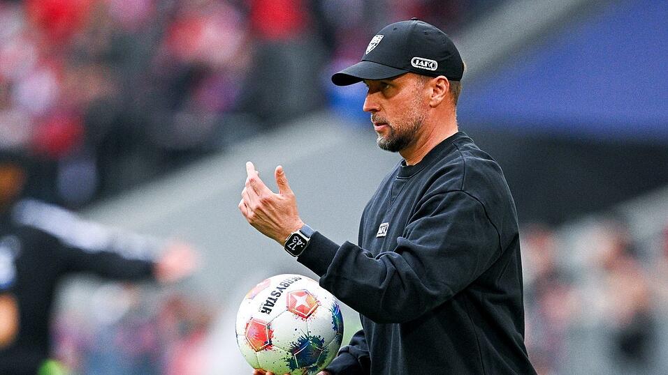 Nach der Niederlage in M&uuml;nchen bereitet Coach Sebastian Hoene&szlig; die Stuttgarter auf das Halbfinale im DFB-Pokal vor.