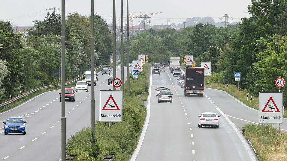 &Uuml;ber den Frankenschnellweg rollen nach Angaben der Stadt t&auml;glich rund 60.000 Fahrzeuge.