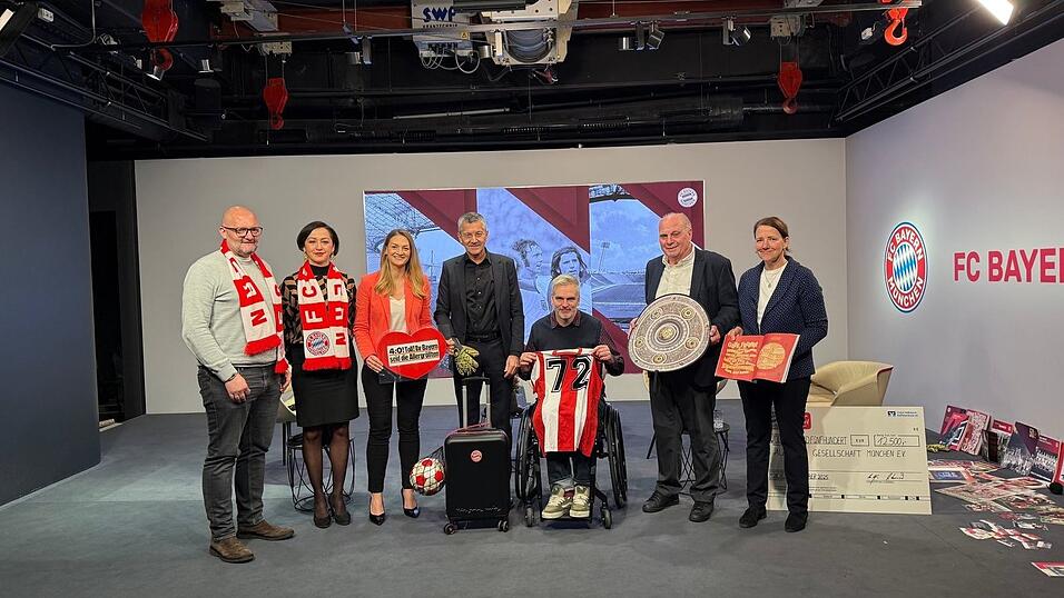 Der FC Bayern hat 2023 eine Aktion für Menschen mit Demenz ins Leben gerufen. Der FC Bayern hat 2023 eine Aktion für Menschen mit Demenz ins Leben gerufen.