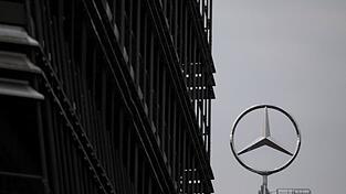 Besch&auml;ftigte von Mercedes-Benz machen mobil gegen die Sparpl&auml;ne des Vorstands. (Archivbild)