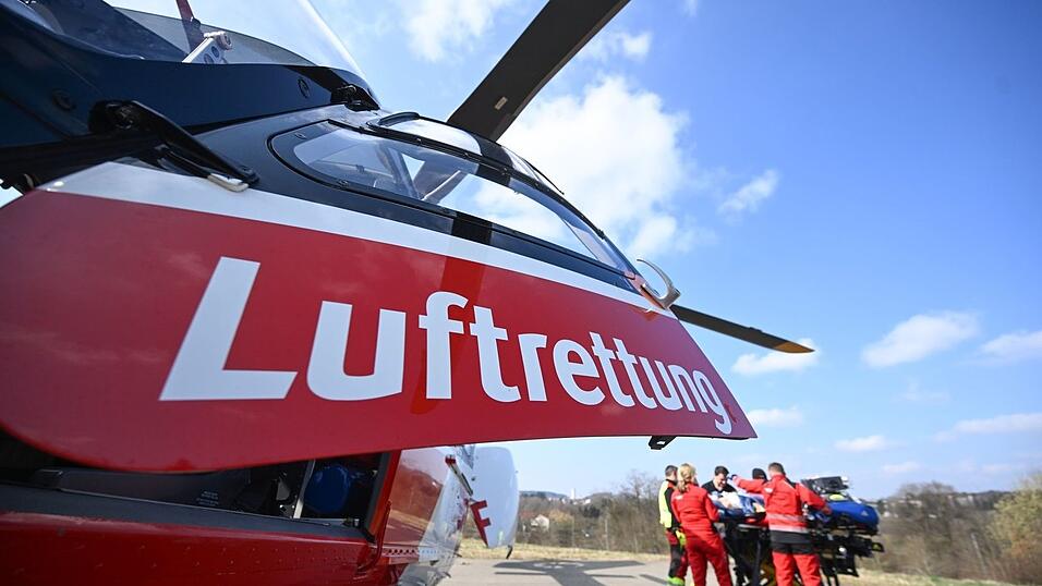 Das siebenjährige Mädchen wurde mit einem Hubschrauber in eine Klinik geflogen. (Symbolbild) Das siebenjährige Mädchen wurde mit einem Hubschrauber in eine Klinik geflogen. (Symbolbild)