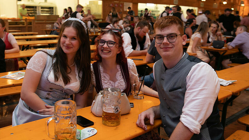 Die Partybilder vom Mittwoch, 13. August, aus dem Festzelt Weckmann. Die Partybilder vom Mittwoch, 13. August, aus dem Festzelt Weckmann.