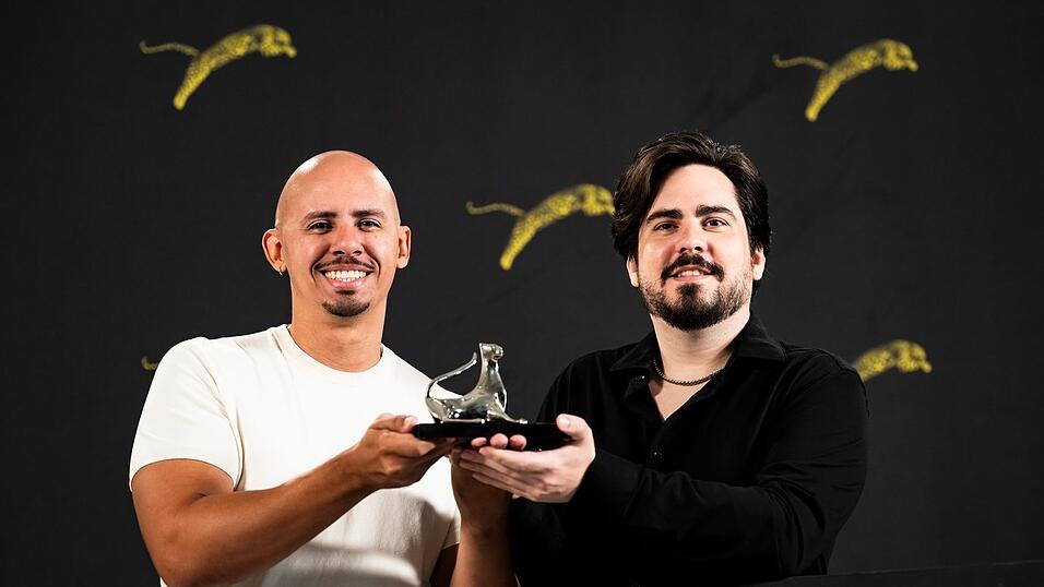 Das brasilianische Regie-Duo Matheus Farias (links) und Enock Carvalho erhielt den Sonderpreis der Jury in der Kategorie «Concorso Internazionale». Das brasilianische Regie-Duo Matheus Farias (links) und Enock Carvalho erhielt den Sonderpreis der Jury in der Kategorie «Concorso Internazionale».