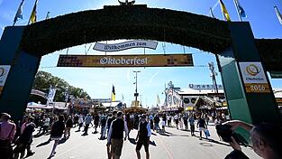 Noch einmal ein sonniger Tag auf dem Oktoberfest? Das ist m&ouml;glich. (Archivbild)