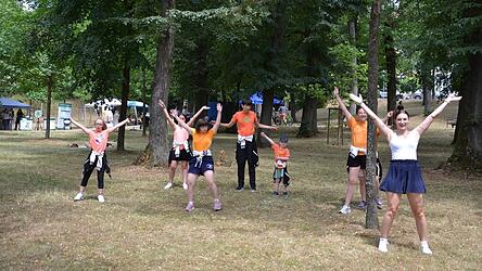 Die R&auml;ndancers unter Leitung von Eva Vogl (vorne rechts) lieferten eine beeindruckende Tanzeinlage ab.