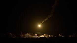 Berichten zufolge hat die israelische Armee ihre Angriffe im nördlichen Gazastreifen intensiviert.