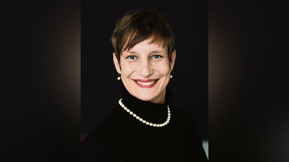 Eva Ullmann arbeitet seit vielen Jahren als Humorexpertin, Autorin und Rednerin.