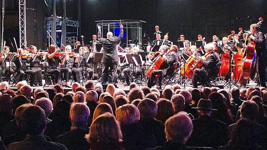Den Abschluss des Veranstaltungsreigens macht das Kammerorchester Moosburg unter dem Motto 'Classic meets Rock'.
