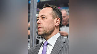 Stifter Marco Sturm arbeitet derzeit in den USA. Trotzdem versucht er sich so gut wie möglich für die Stiftung einzusetzen. Stifter Marco Sturm arbeitet derzeit in den USA. Trotzdem versucht er sich so gut wie möglich für die Stiftung einzusetzen.