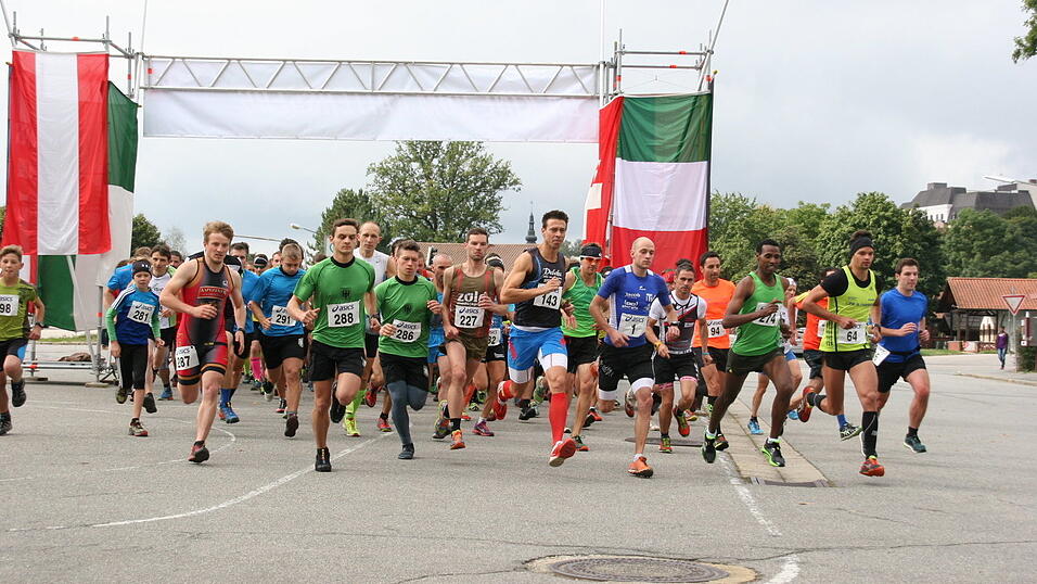 Insgesamt 285 Athleten gingen beim 3. Internationalen Kaitersberglauf an den Start. (Foto: rr)