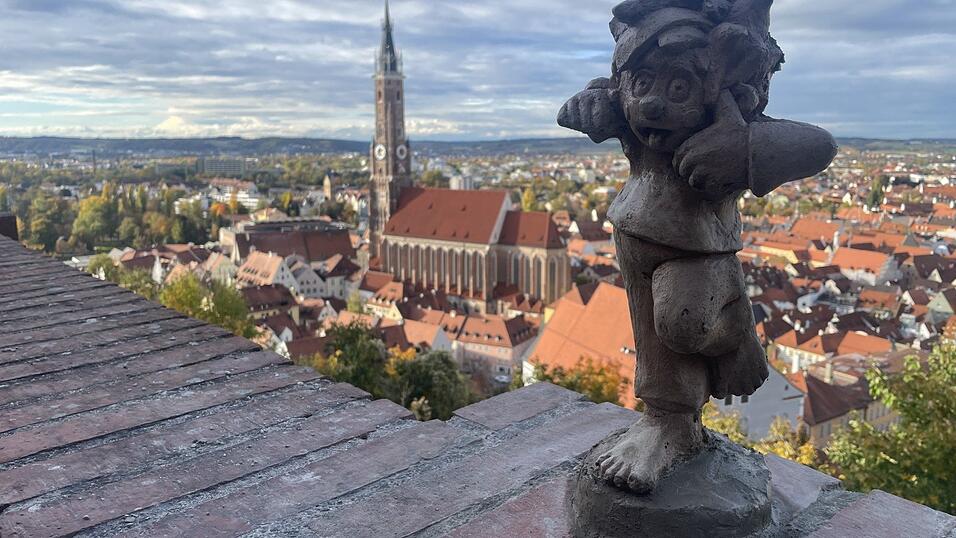 Der Pumuckl auf dem Burgschanzl hat sich - wie es sich f&uuml;r einen Kobold geh&ouml;rt - wieder materialisiert.&nbsp;