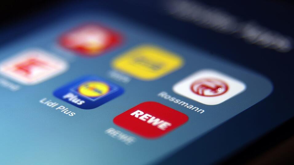 Viele große Handelsunternehmen in Deutschland setzen inzwischen auf Bonusprogramme in deren Apps. Die Vorteile können Kunden jedoch nur nutzen, wenn sie sich registrieren.