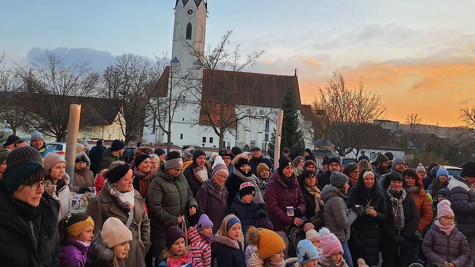 Zahlreiche Besucher fanden sich zur Dorffrauenweihnacht ein.