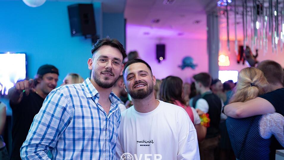 Auch am zweiten Volksfestfreitag schauten viele G&auml;ste im Overtime vorbei.