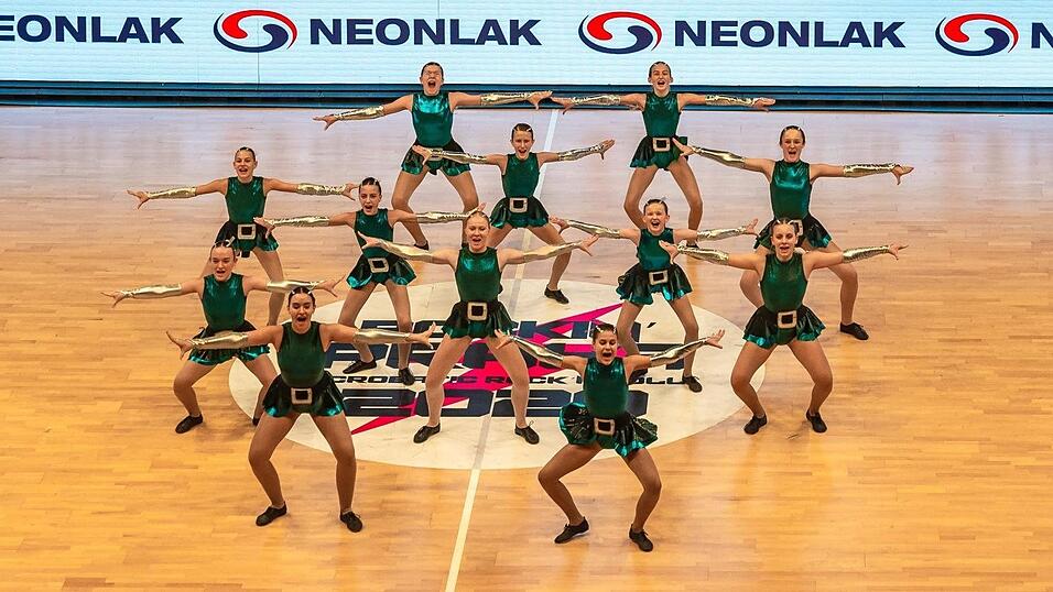 Die Gruppe Let's do it voller stolz das Land Deutschland auf der Weltmeisterschaft vertreten zu dürfen in der sogenannten 'Hope Round'.