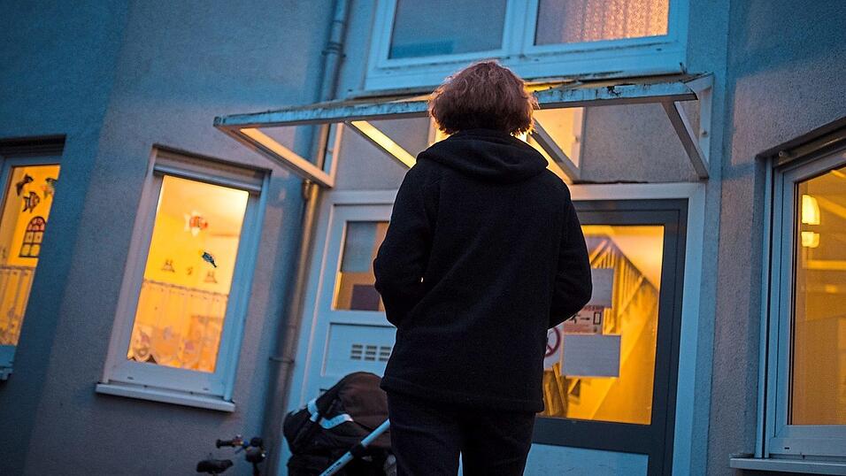 Deutschlandweit fehlen 14.000 Frauenhausplätze. Für Regensburg und Umgebung liegt der Idealbedarf bei 80 dauerhaften Plätzen - nur 20 Plätze gibt es derzeit.