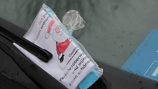 Parkscheibe korrekt eingestellt? Dafür gab es einen Nikolaus. Parkscheibe korrekt eingestellt? Dafür gab es einen Nikolaus.
