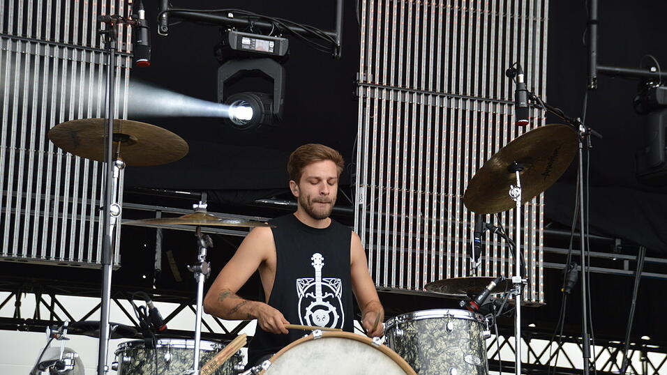 Das war am zweiten Tag des Pfings-Open-Airs in Salching auf dem Festivalgelände los. (Fotos: Florian Wende) Das war am zweiten Tag des Pfings-Open-Airs in Salching auf dem Festivalgelände los. (Fotos: Florian Wende)