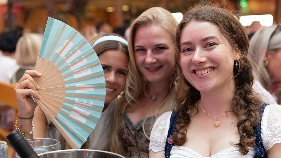 Die Partybilder vom Sonntag, 9. August, aus dem Festzelt Wenisch. Die Partybilder vom Sonntag, 9. August, aus dem Festzelt Wenisch.