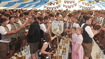 Das Festzelt war am Festsonntag proppenvoll und es herrschte eine tolle Partystimmung.