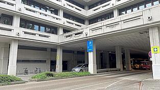 Ab sofort ist die Tiefgarage West der Uni Regensburg wieder zugänglich.