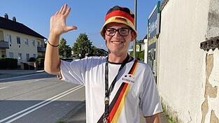 Große EM-Umfrage: 'Winker' Maxi Effenberger glaubt, dass Deutschland Europameister wird. Große EM-Umfrage: 'Winker' Maxi Effenberger glaubt, dass Deutschland Europameister wird.