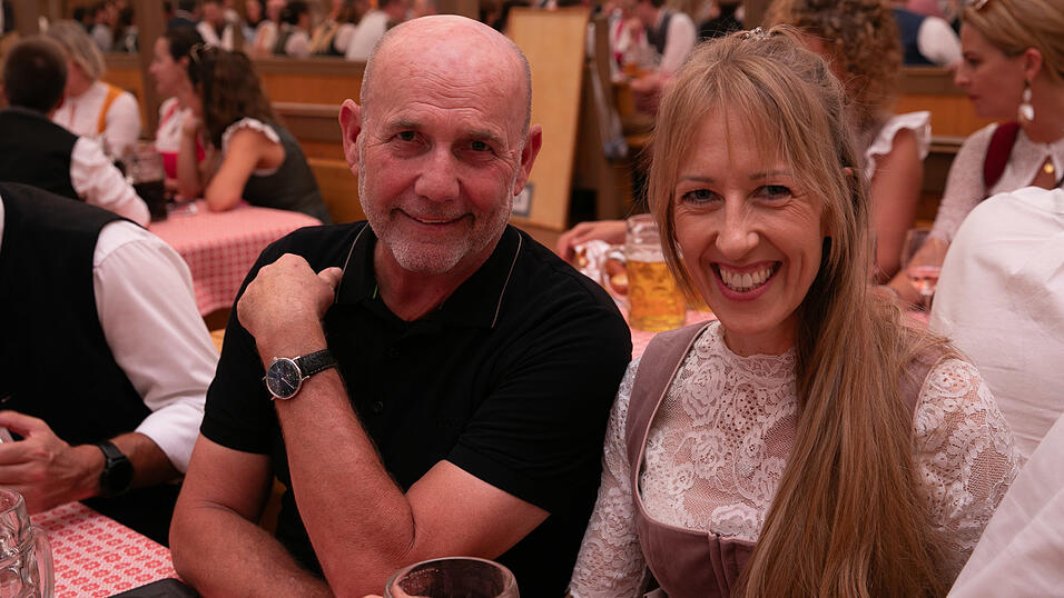 Die Partybilder vom Dienstag, 12. August, aus dem Festzelt Krönner. Die Partybilder vom Dienstag, 12. August, aus dem Festzelt Krönner.