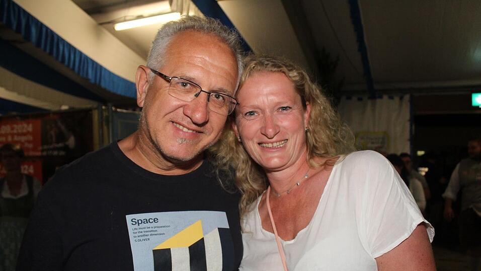 Zur Musik von Headless wurde ausgelassen gefeiert.