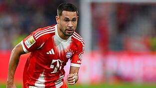 Raphaël Guerreiro verletzte sich gegen den HSV an den Rippen.