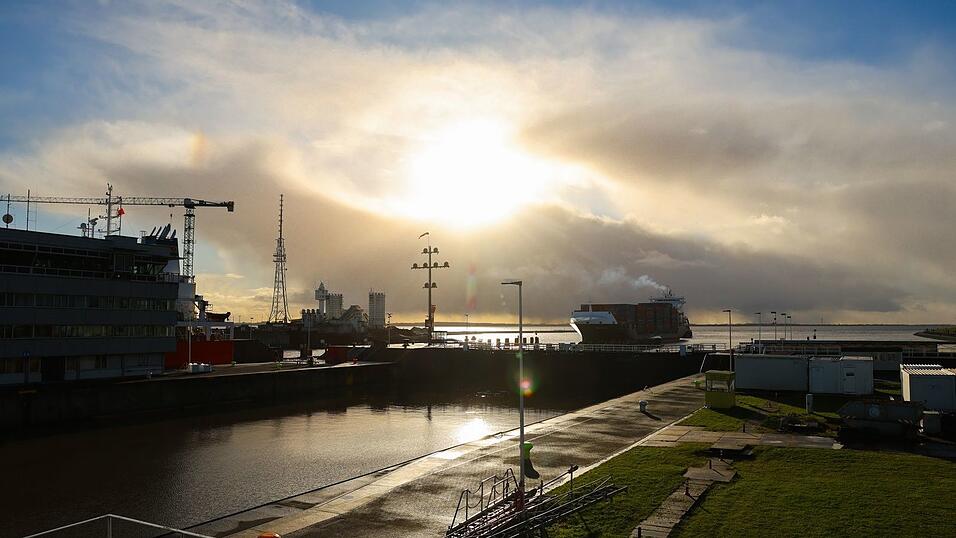 Den Nord-Ostsee-Kanal nutzen wieder mehr Schiffe. (Archivbild)