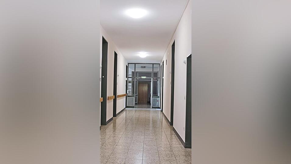 Nach dem Brand in der Krankenstation des Klosters Strahlfeld vor drei Monaten sind die gröbsten Spuren mittlerweile beseitigt. Nach dem Brand in der Krankenstation des Klosters Strahlfeld vor drei Monaten sind die gröbsten Spuren mittlerweile beseitigt.