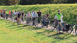 Auf dem Regentalradweg am Regenufer.