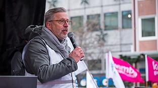 Der bayerische Beamtenbund ist derzeit nicht gut auf seinen Dienstherren zu sprechen. Nun hat der Verband um Rainer Nachtigall eine verfassungsrechtliche &Uuml;berpr&uuml;fung der Beamtenbesoldung in die Wege geleitet. (Archivbild)