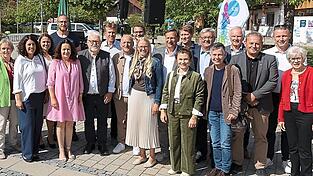 Zahlreiche Politiker und Ehrengäste gratulierten dem KJR zu seinem 80-jährigen Bestehen. Zahlreiche Politiker und Ehrengäste gratulierten dem KJR zu seinem 80-jährigen Bestehen.