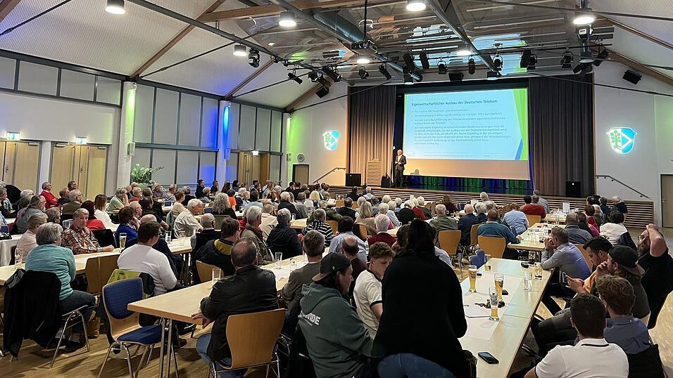 Die jährlich wiederkehrende Versammlung im Bürgersaal war gut besucht.