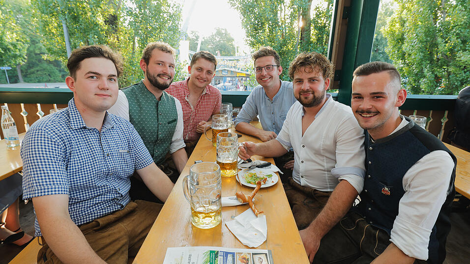 Die Partybilder vom Dienstag, 13. August 2024, aus dem Festzelt Nothaft. Die Partybilder vom Dienstag, 13. August 2024, aus dem Festzelt Nothaft.