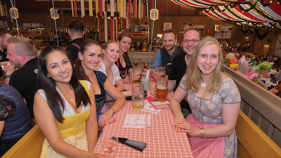 Die Partybilder vom Mittwoch, 16. August 2023, aus dem Festzelt Krönner. Die Partybilder vom Mittwoch, 16. August 2023, aus dem Festzelt Krönner.