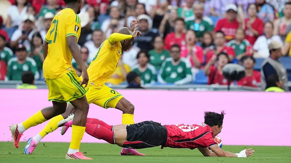 Im Duell zwischen S&uuml;dafrika und S&uuml;dkorea gab es nur selten rasante Szenen.