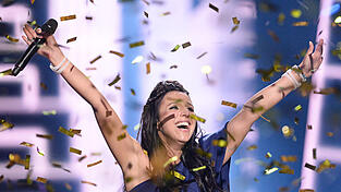 Die Krimtatarin Jamala machte mit ihrem nachdenklichen Song beim ESC in Stockholm das Rennen für die Ukraine. Die Krimtatarin Jamala machte mit ihrem nachdenklichen Song beim ESC in Stockholm das Rennen für die Ukraine.