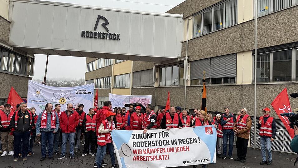 Die Rodenstock-Mitarbeiter in Regen haben sich im vergangenen Jahr gegen die Verlagerungspl&auml;ne gewehrt.