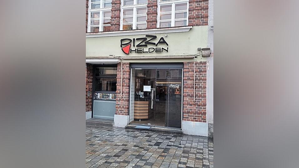 Für die Filiale 'Pizzahelden' wird derzeit ein neuer Pächter gesucht.